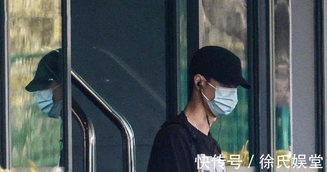 杨凯|王一博录制《街舞4》路透,王一博《天天向上》预告蓝色西装好正