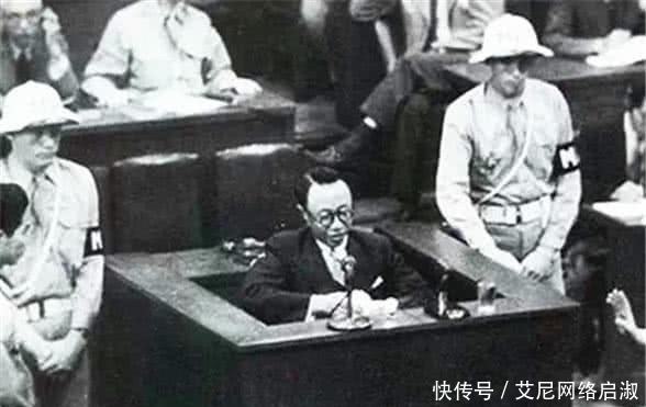 参观|老人参观故宫看到照片挂错，专家嘲笑他无知，老人回答那是俺爹