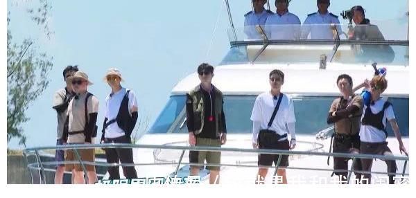 艾倫|黃明昊鄧倫沖浪,中途雙雙落水,看素顏:終于知道演員臉的高級