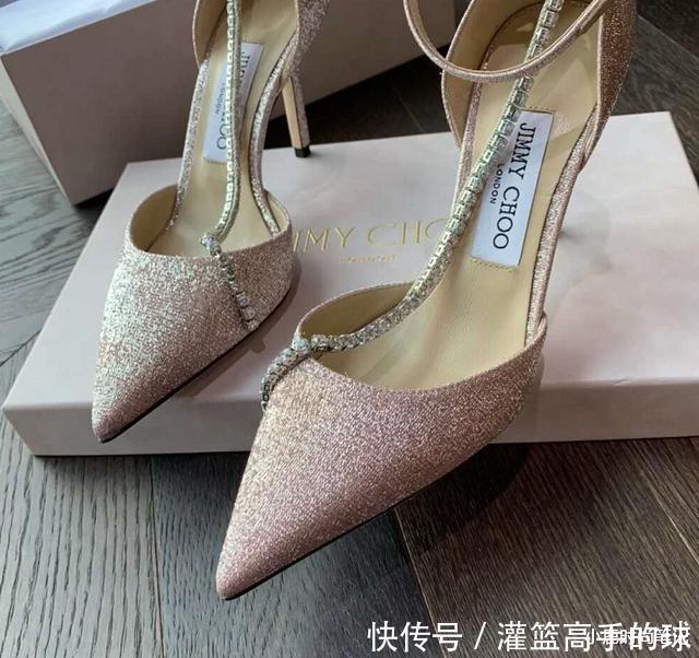 高跟鞋 十分醒目优雅的设计风格,水晶系列,性感与优雅并存的一款鞋子