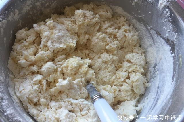 蔬菜也能做甜甜圈,绵软香甜,不油炸易消化,孩子一口气能吃仨