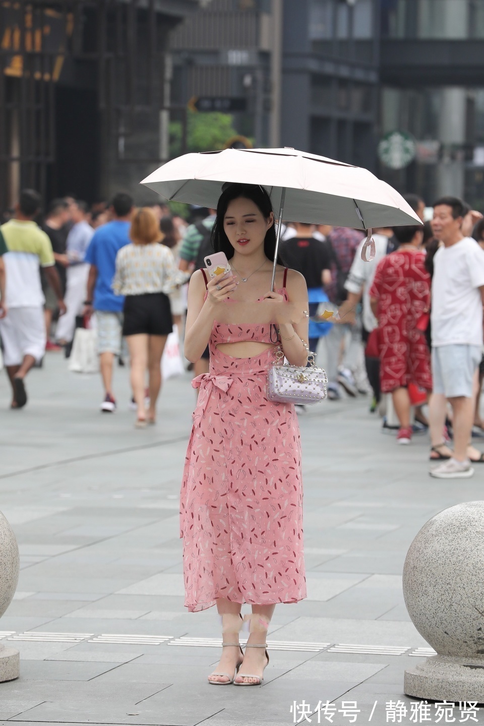 鼻子 非常有灵气的少女!小小的鼻子微微上翘,带回家是爸妈喜欢的类型