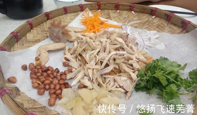 江门邑家人盐焗虾饺|江门邑家人盐焗虾饺、牛耳壳捞鸡，新奇的搭配，带来特别的味道！