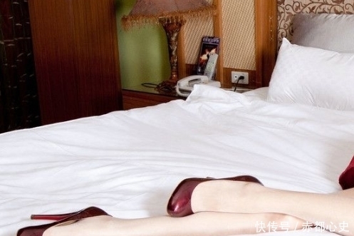 露趾高跟设计,诠释女人高贵的气质