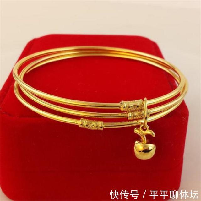 女人|实话实说,女人到了30岁别戴廉价货,这些黄金首饰才是“贵妇款”