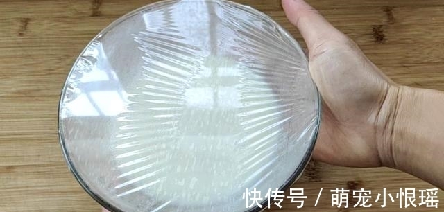 豆浆和糯米粉试试这样做,比雪媚娘还好吃,软糯拉丝放三天也不硬