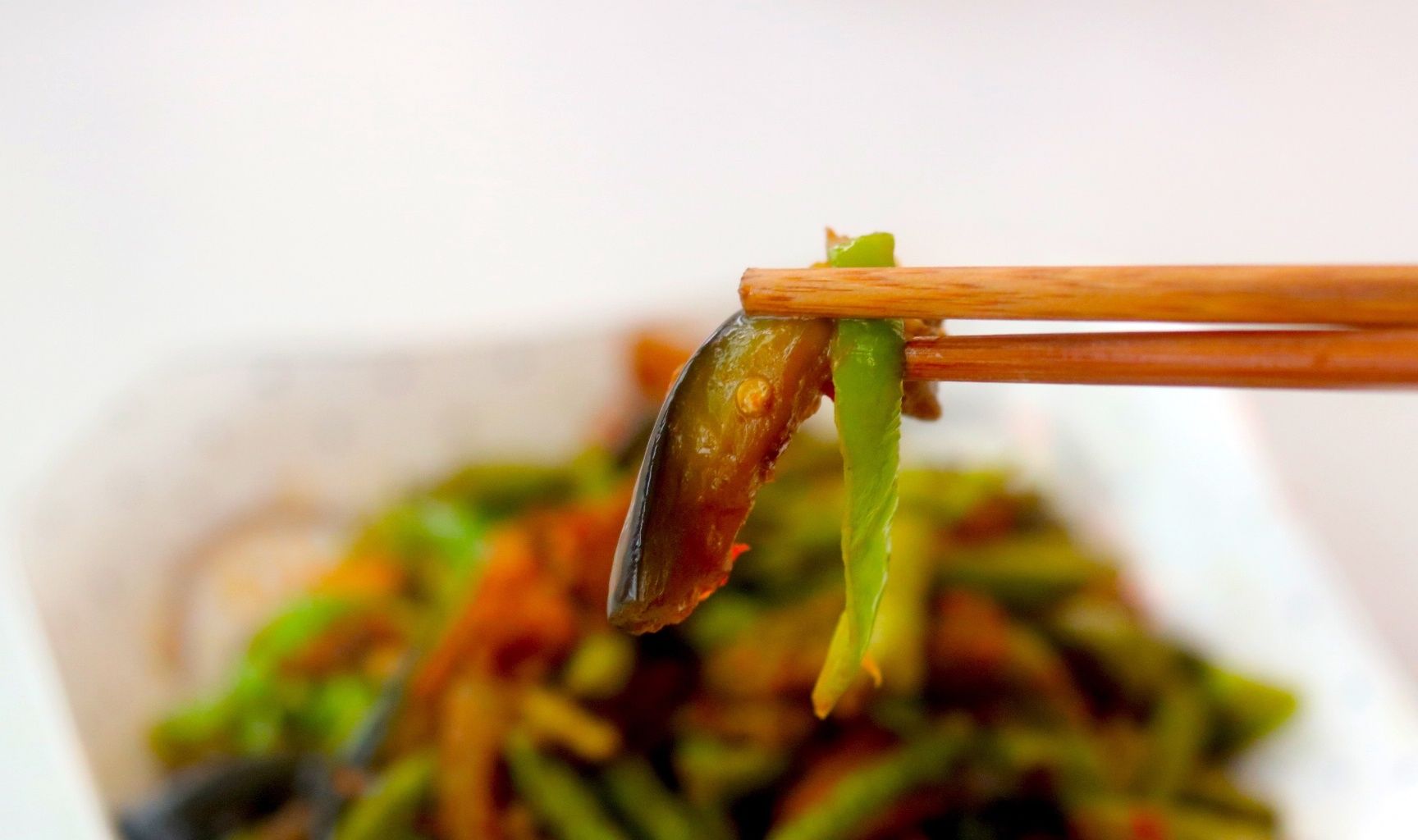 豆角|这菜，吃上一年也不腻，钙是牛奶的4倍，9毛一斤正当季，别错过了