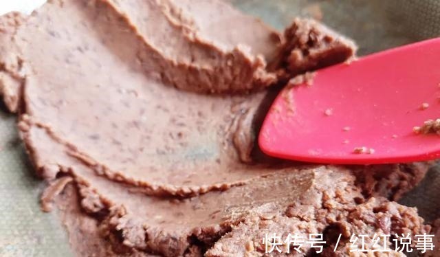 中秋来点不一样的，五彩月饼颜值高，酥软不腻味道好！