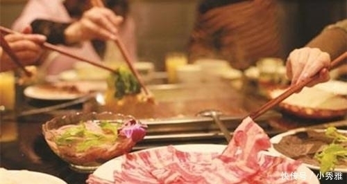 听懂|外面吃火锅,服务员问你“要不要加汤”是给你暗示,你听懂了没