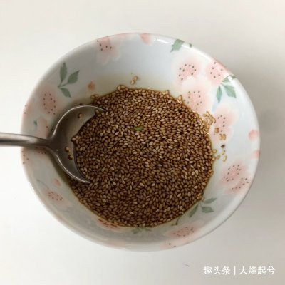 适合夏天的五彩凉拌鸡丝鱼面,低脂低卡,清爽好吃不油腻