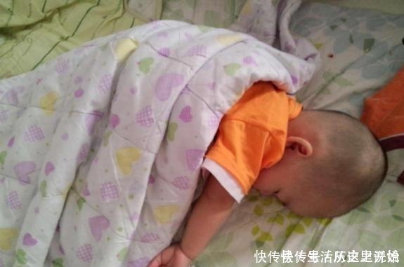 儿科医生|孩子积食总“蹬被子”儿科医生有4个苦衷,家长别不在乎!