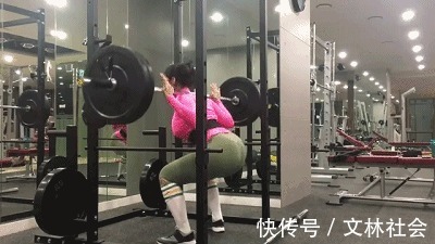 金友熙|140斤韩国女子独爱大粗腿，每天200次深蹲，身材比肩卡戴珊