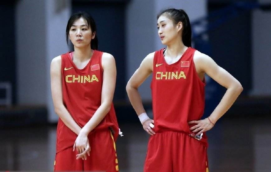 国手|刚拿到冠军就退役!女篮国手正式官宣,郭艾伦留言,球迷喊话在一起