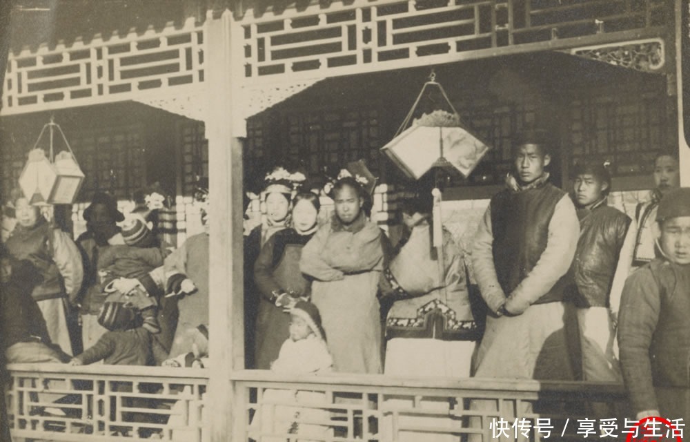 公主|清末老照片李鸿章灵位入祀贤良祠,公主格格福晋合影