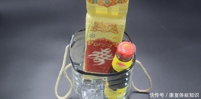 妙用|空油桶上穿2根绳子，太聪明了，解决了困扰大家的一大难题，真棒！