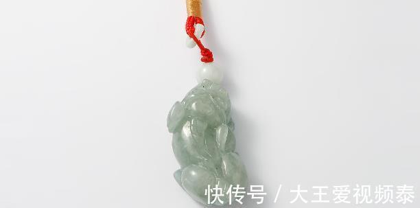 翡翠手镯|面对翡翠手镯到底应该怎么去选择呢学会这些方法,让你轻松选择