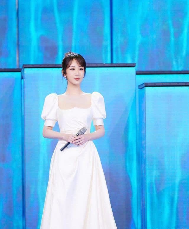 杨紫 你们期待杨紫成为《向往的生活》的常驻嘉宾吗?