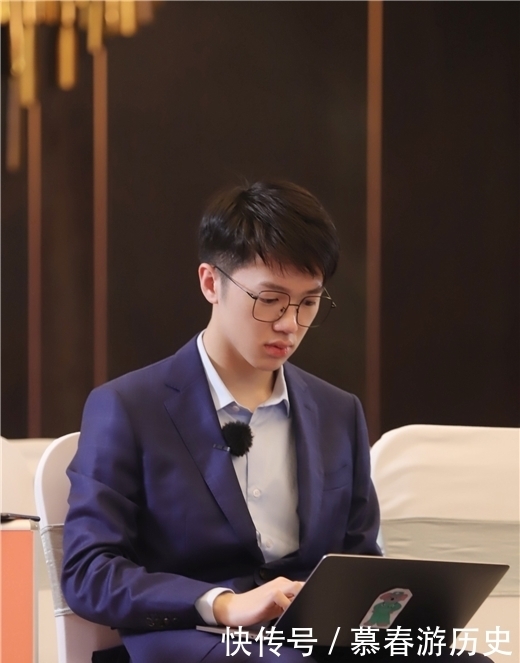 《初入职场的我们》实习生压力太大痛哭被董明珠警告