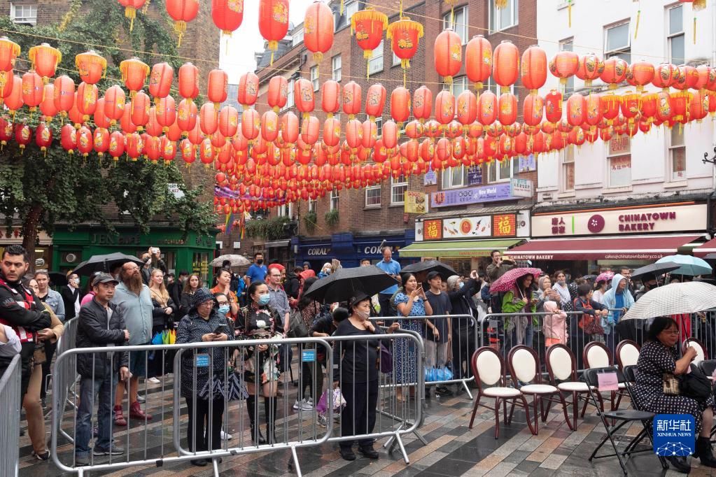 伦敦#多图 | 伦敦：中国城举行中秋节庆祝活动