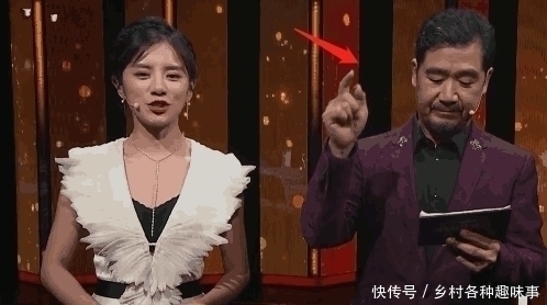 张立国|主持现场失误!女主持上节目少穿一件衣服,张国立硬是不敢回头