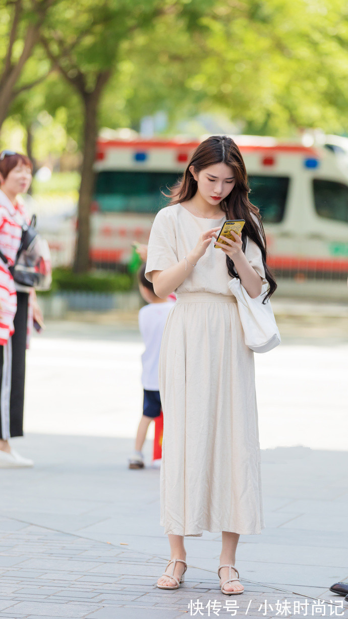 优雅|北京街拍,优雅时尚的搭配穿出女神范,展现凹凸迷人线条