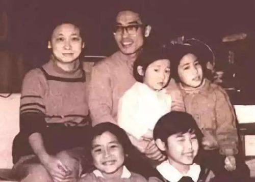 余光中#14岁表妹爱上17岁表哥,违抗父母坚持结婚,婚后生4女恩爱61年