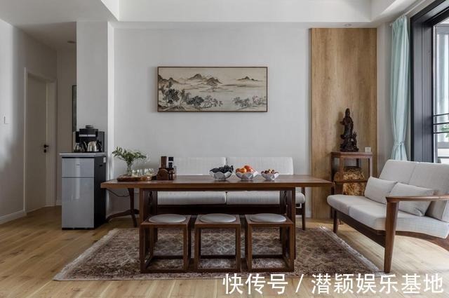 逆向思维|她以逆向思维，用餐桌代替茶几，入住后，发现出奇的好用