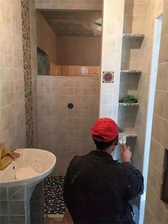 实用|头一次见邻居家下水管这样装，实用又美观，太聪明了