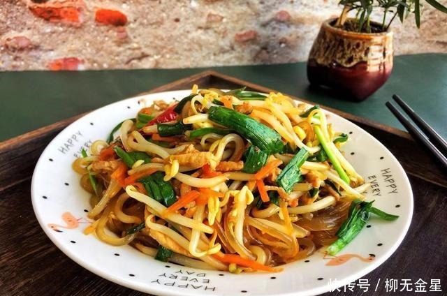 红薯粉条|豆芽炒粉条想要做得好吃,多加一步操作,豆芽鲜脆粉条爽滑太过瘾