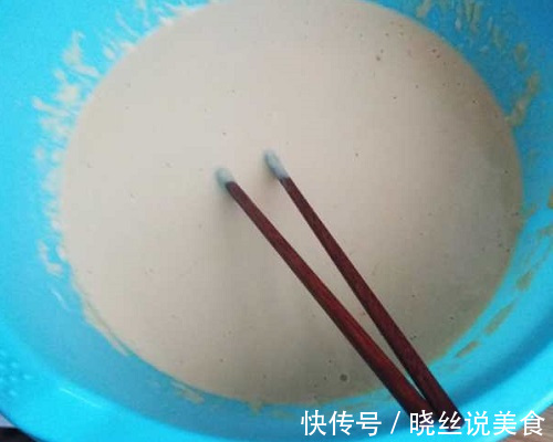 茄子的最新吃法，香酥松软的茄子饼，闻见香味直咽口水