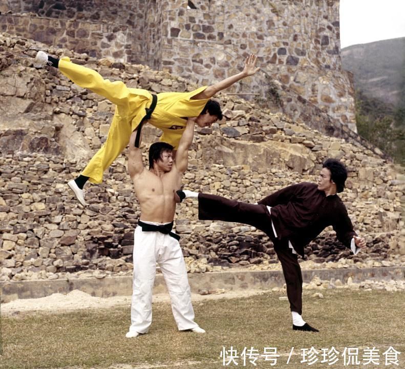 李小龙|李小龙的确足够伟大,但也放弃那些无脑的神话