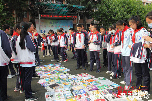 图书|操场变“集市”,书香溢校园 泰山实验中学开展首届图书漂流活动