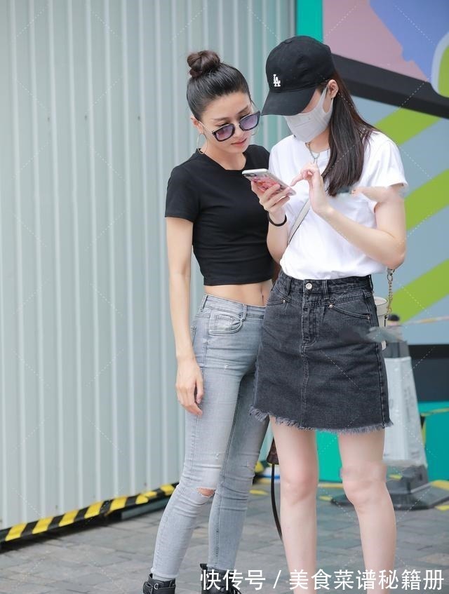 版型 牛仔裙装穿搭VS牛仔裤装穿搭,一套性感时尚,一套活泼减龄!