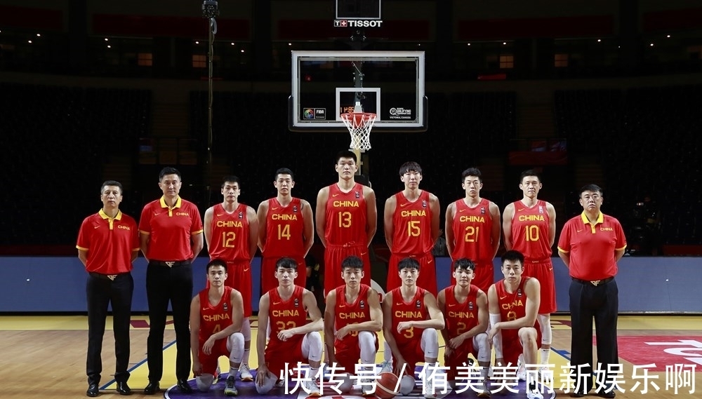 中国男篮|重罚!加拿大解说吹口哨嘲笑中国男篮,国际篮联必须严惩以儆效尤