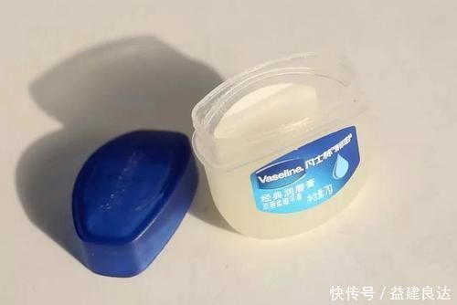 滋润度|秋冬必备的8款润唇膏,滋润防唇干,你入手了吗