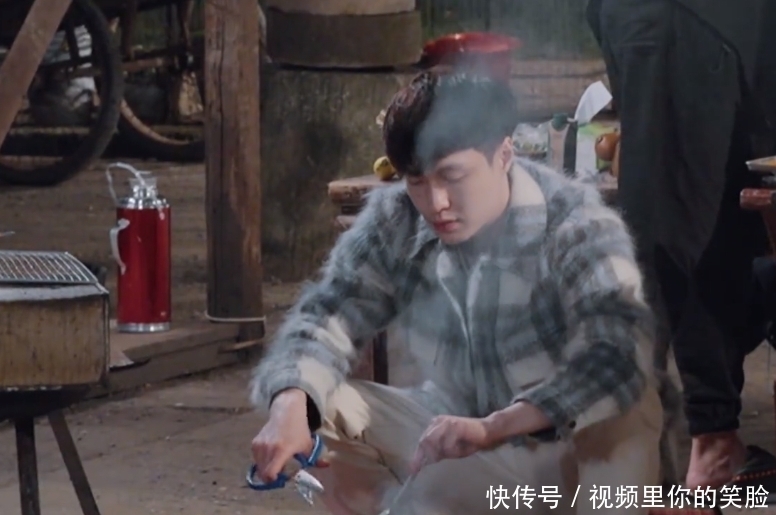 牛排 不怕得病?何炅张子枫吃被狗咬过的牛肉,张艺兴的加工方式引热议