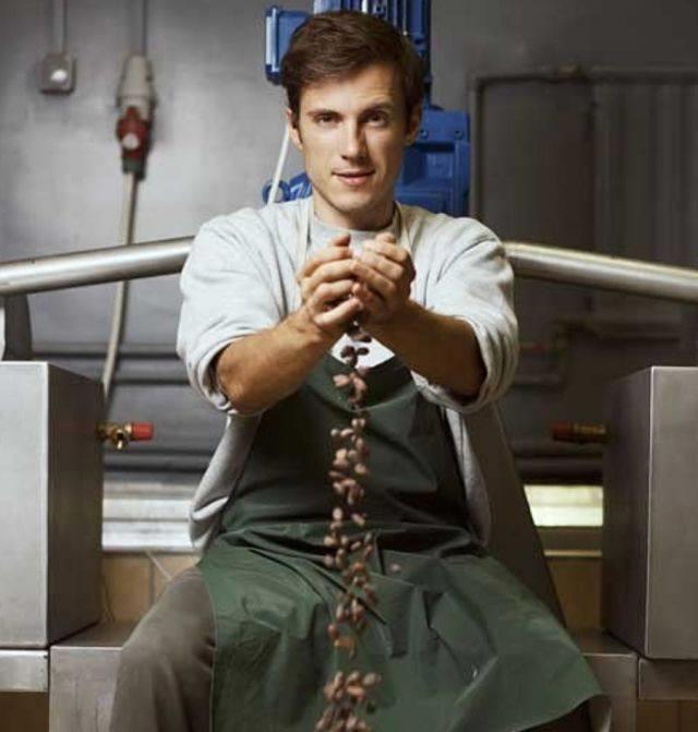 吃掉|一年吃掉了200多块巧克力想知道她长胖了多少