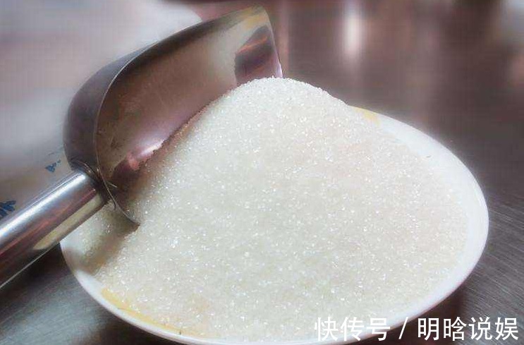 绵白糖|一样是白糖，“白砂糖”和“绵白糖”有什么不同明白后别再乱买