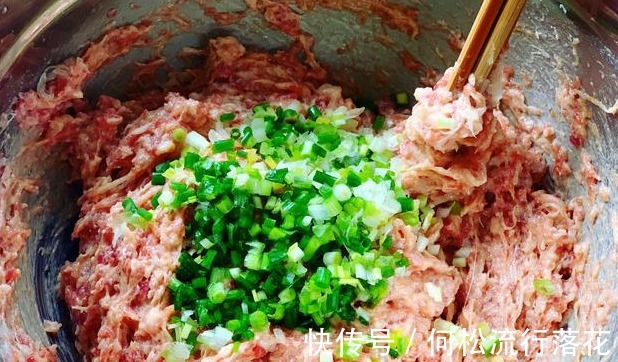 步骤|无论包什么馅饺子,牢记这3个步骤,饺子鲜香美味不露馅,特别香!
