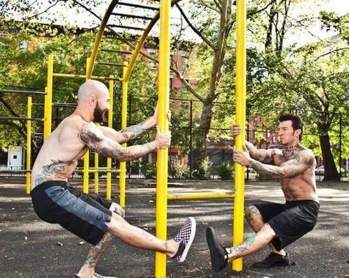 深蹲|最近很火的岩石深蹲挑战，试试你的下盘够稳吗？