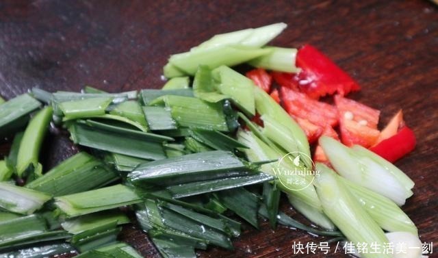 8月遇到此菜,我从不还价,每次买一斤,炒着吃最香