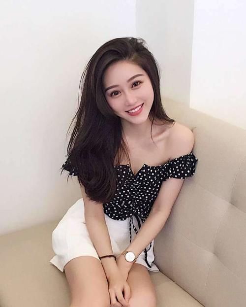 波点|女明星搭配波点短裙，娇羞柔美又不失性感，微胖身材穿出女人味