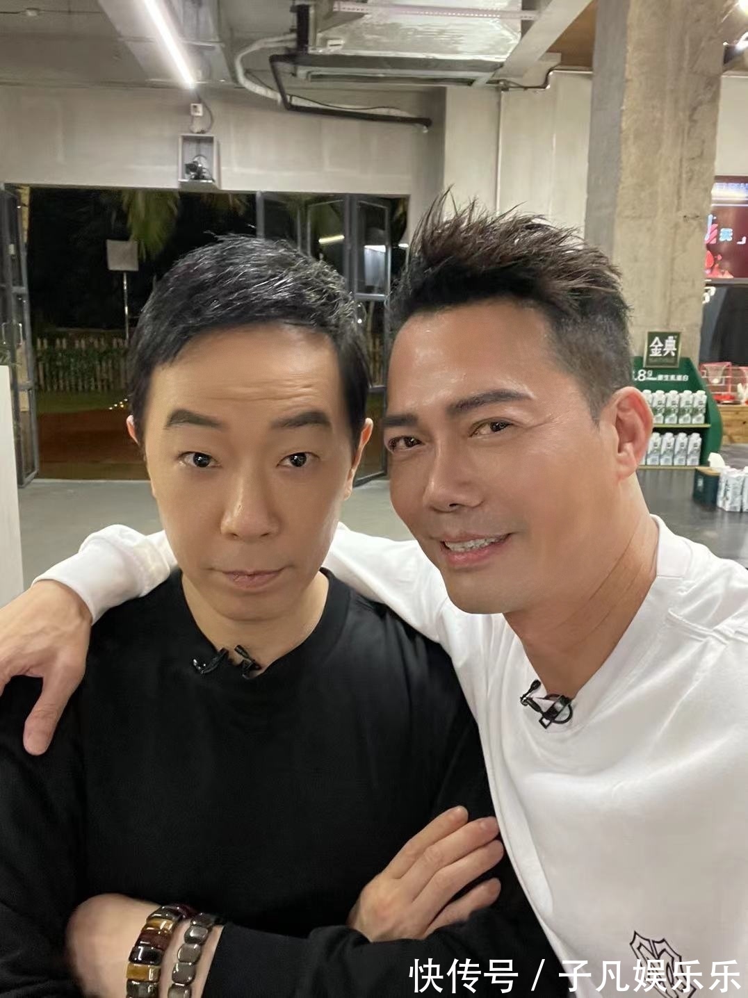 網(wǎng)友艷福不淺，《披荊斬棘的哥哥》哥哥們手機(jī)相冊(cè)私照曝光