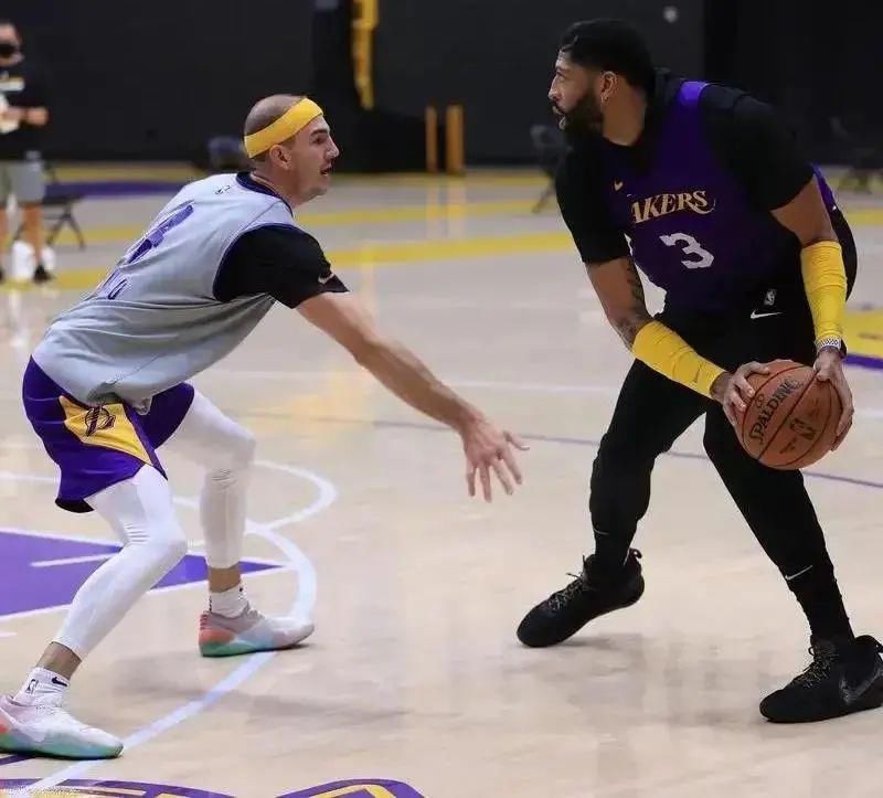 HD 16 + KD 13？Nike 这双垃圾鞋要封神？