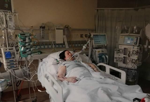 克雷格|母亲苏醒后亲吻被冰冻21天的孩子,将其做成戒指戴在手上