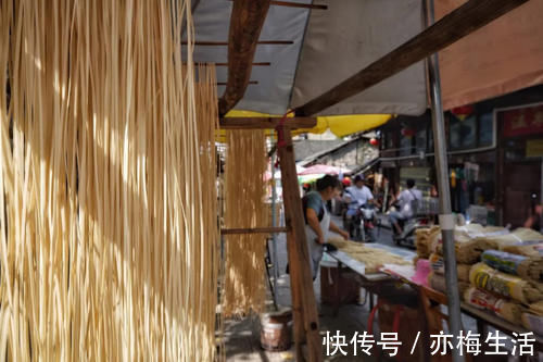 老街|隐没在大山深处的西南小城，有着两千多年的文明历史，令人向往