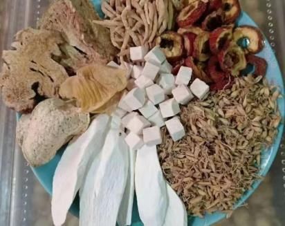 宝宝积食怎么消食？反驳婆婆“经验”，医生叫你这么做