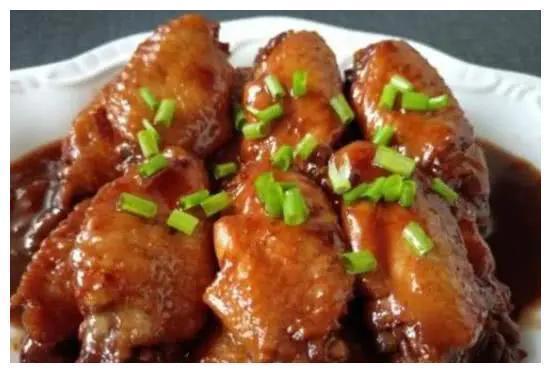 美食精选:腐竹焖牛腩,红烧带鱼,烧鸡翅,酸辣炒猪肝的做法