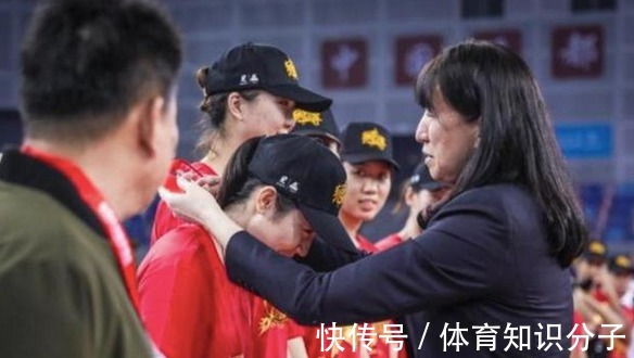 主教练|郎平接班人候选人大反转！中国女排帅位或确定，赖亚文近况引悬念