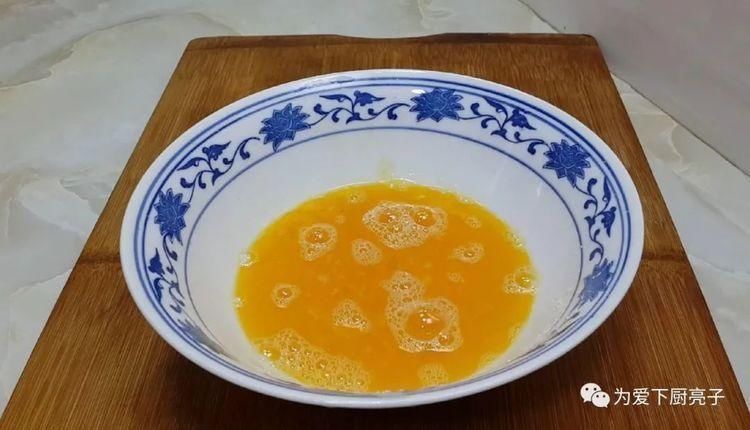 我家油条从来不发面，切一切锅里一炸，松软又香甜，越嚼越舒服